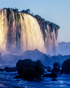 BR-LA-006         One Of Many Waterfalls, Iguazu Falls, Paraná, Brazil