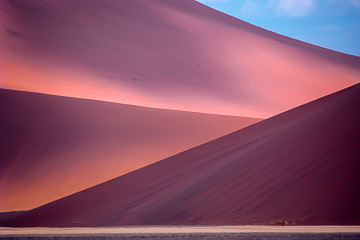 LE-AF-LA-89         Light On The Dunes, Namib-Naukluft National Park, Namib Desert, Namibia