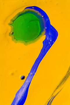 LE-MH-05         Abstract Close-Up Of Merging Paints