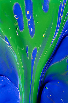 LE-MH-07         Abstract Close-Up Of Merging Paints