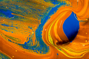 LE-MH-16&nbsp;&nbsp;&nbsp;&nbsp;&nbsp;&nbsp;&nbsp;&nbsp; Abstract Close-Up Of Merging Paints